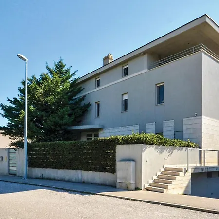 Lovely In With House Sea View Apartment *