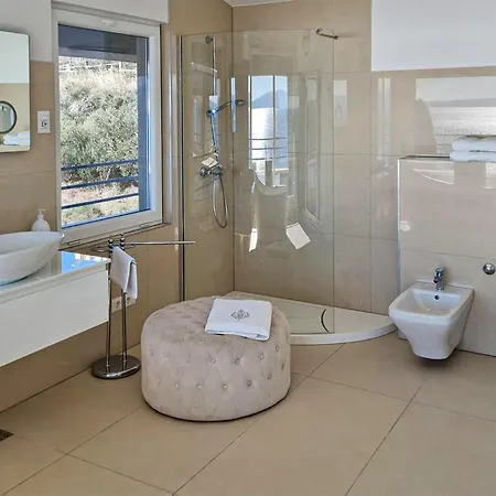 Lovely In With House Sea View Split