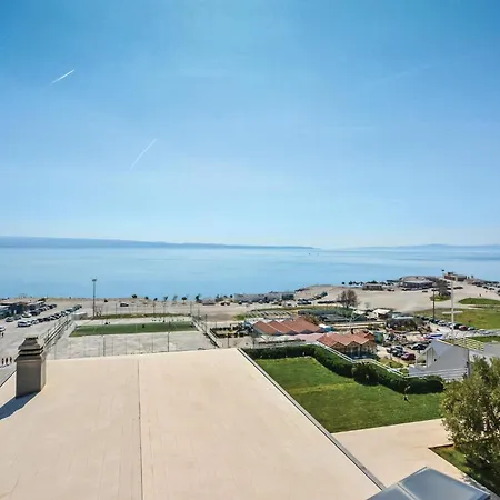 Lovely In With House Sea View Split