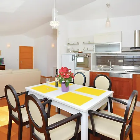 Apartment Lovely In With House Sea View Split