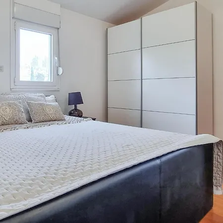 Lovely In With House Sea View Apartment Split